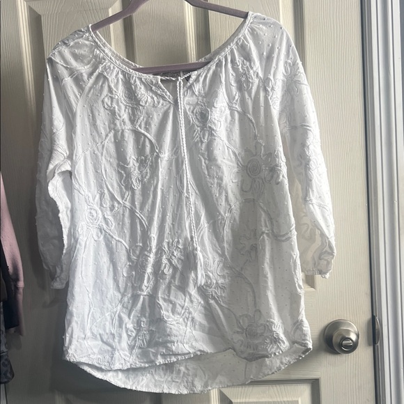 Art And Soul Tops - Art And Soul White Floral Women's Blouse